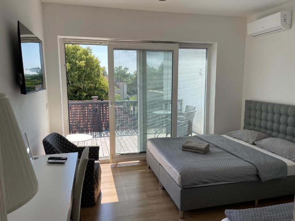 R41 - Tivoli Groundfloor Apartment Любляна Екстер'єр фото