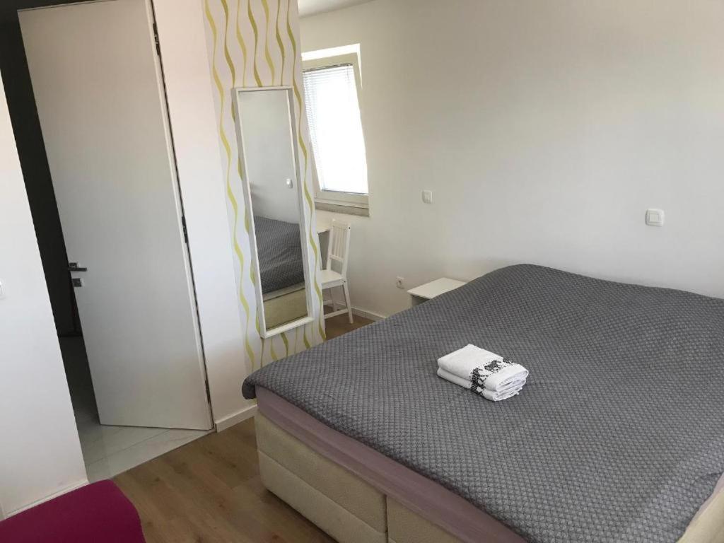 R41 - Tivoli Groundfloor Apartment Любляна Екстер'єр фото