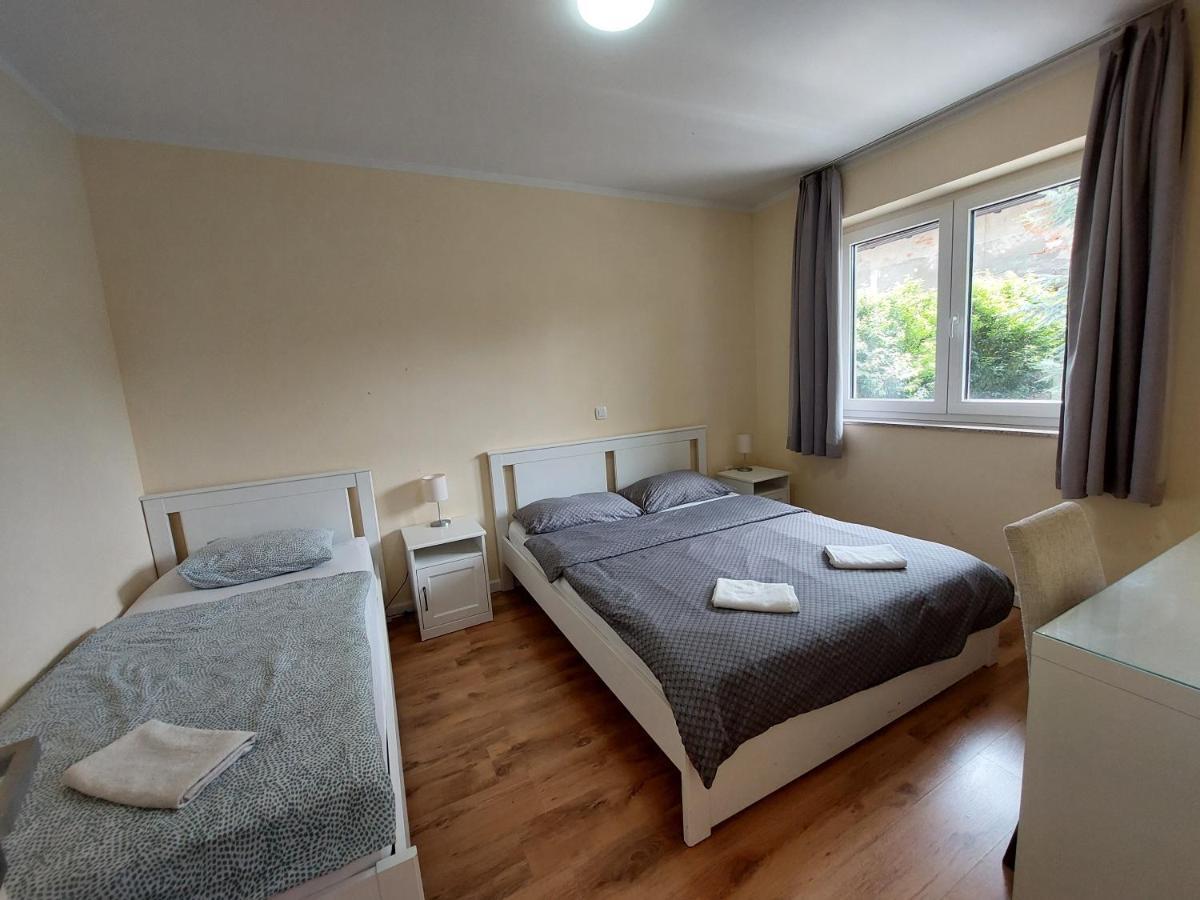 R41 - Tivoli Groundfloor Apartment Любляна Екстер'єр фото